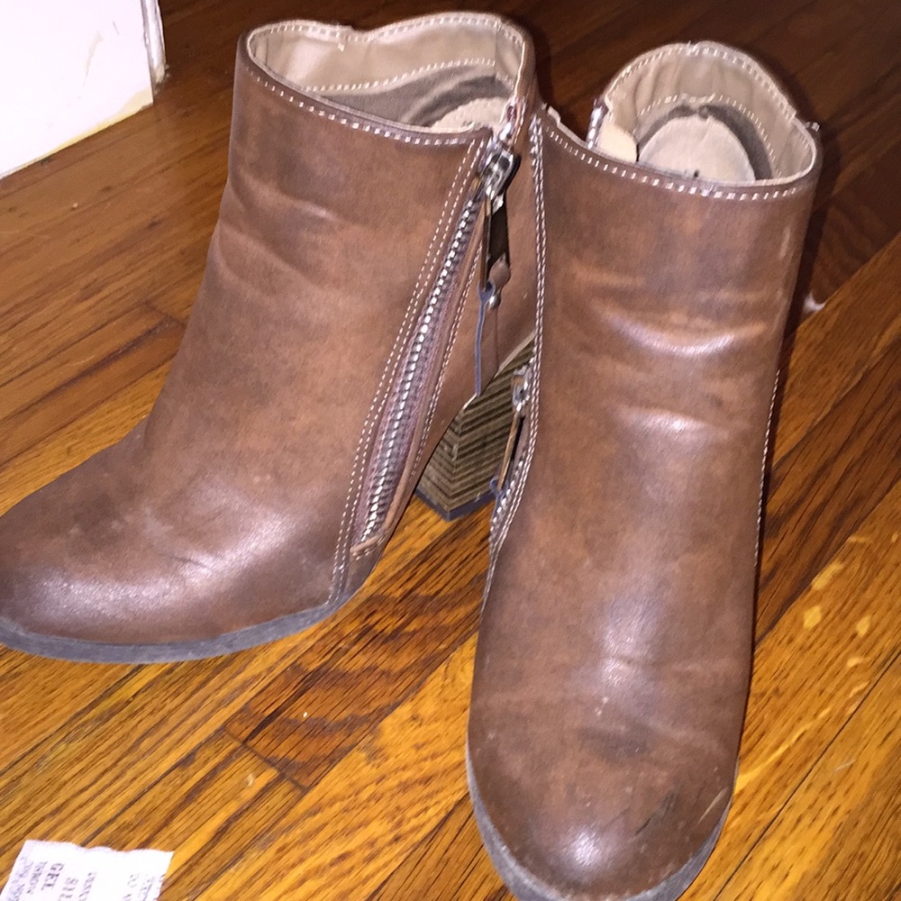 Brown booties - Picture 3 of 3